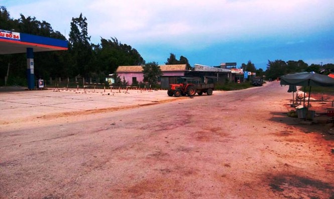 Nam thanh niên nhập viện cấp cứu sau xô xát với công an xã - ảnh 1