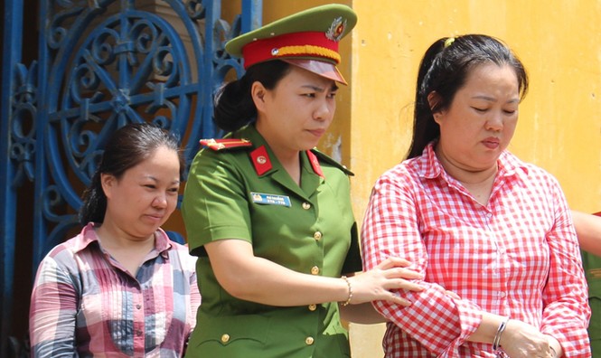 Tuyên án vụ 28 nguyên công chức hải quan tiếp tay buôn lậu - ảnh 1