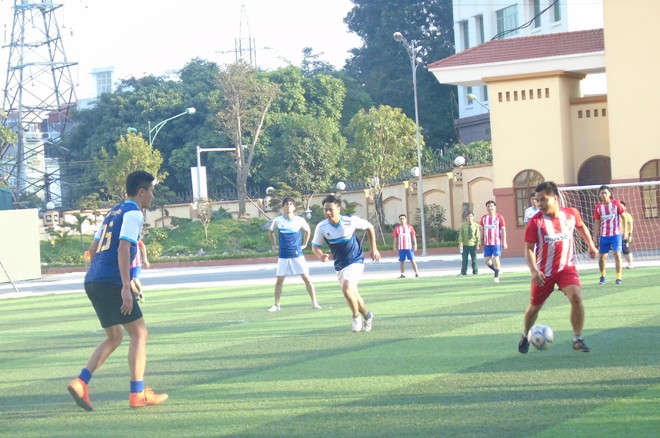 Chiến sĩ biên phòng thi tài đá bóng - ảnh 1