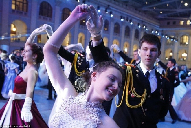 1.000 thiếu sinh quân dự vũ hội điện Kremlin - ảnh 9