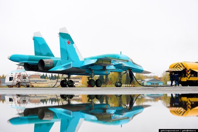 Bên trong nhà máy chế tạo tiêm kích bom Su-34 Nga - ảnh 10