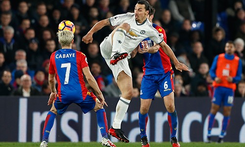 Mourinho nói Ibrahimovic là 'cầu thủ phi thường' - ảnh 1
