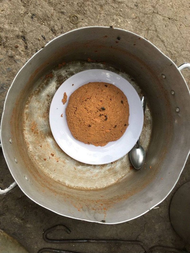 Người đàn bà bỏ thuốc chuột vào nồi bún riêu ở Sài Gòn khai gì? - ảnh 1