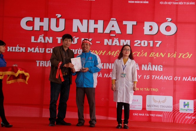 Chủ Nhật Đỏ ở Đà Nẵng: 'Đó là yêu thương...' - ảnh 6