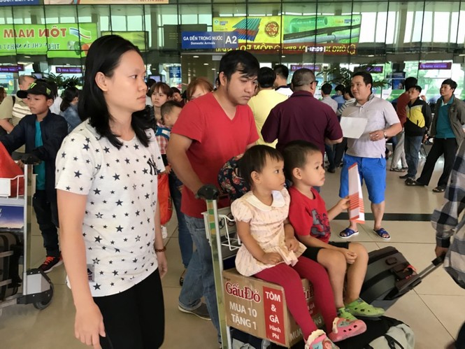 Bến xe, ga Sài Gòn vắng khách, sân bay chật kín người - ảnh 20