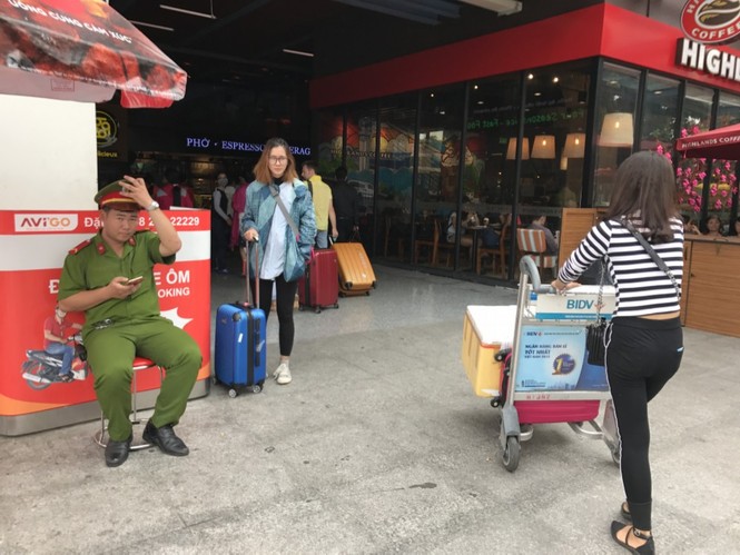 Bến xe, ga Sài Gòn vắng khách, sân bay chật kín người - ảnh 24