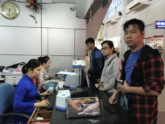 Bến xe, ga Sài Gòn vắng khách, sân bay chật kín người - ảnh 6