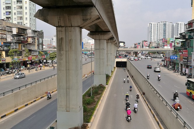 Hầm chui hơn 500 tỷ ở Hà thành nhếch nhác, ngập rác - ảnh 1