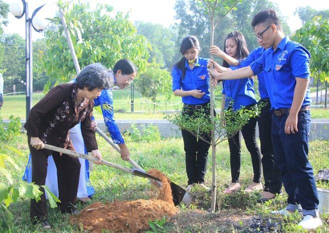 Khánh thành Khu lưu niệm căn cứ kháng chiến Thành Đoàn TPHCM - ảnh 1