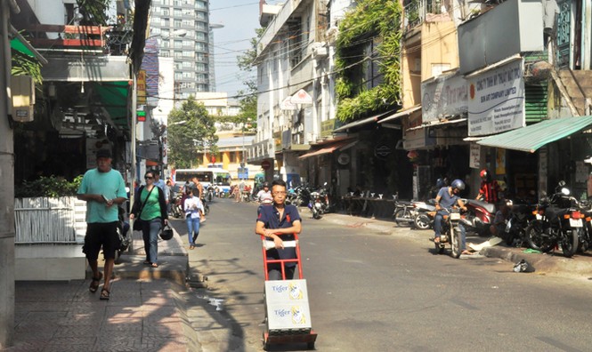 “Phố Tây” thành… phố đi bộ - ảnh 1