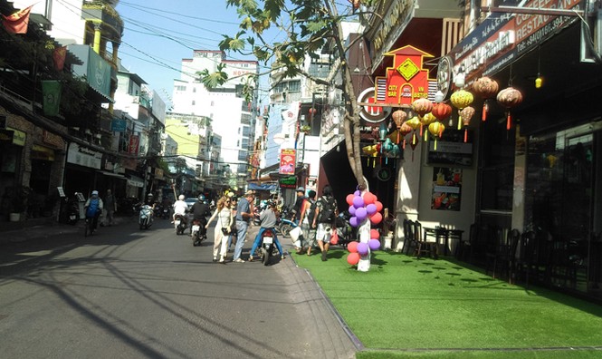 “Phố Tây” thành… phố đi bộ - ảnh 2