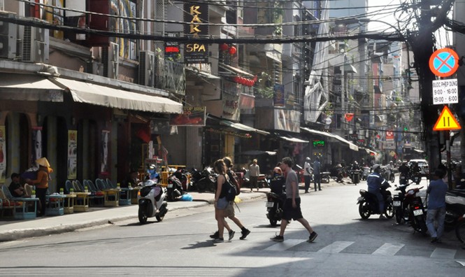 “Phố Tây” thành… phố đi bộ - ảnh 4