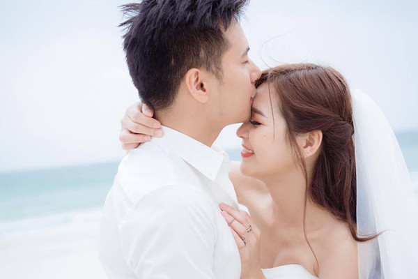 4 hotgirl đột ngột 'theo chồng bỏ cuộc chơi' giờ ra sao? - ảnh 9