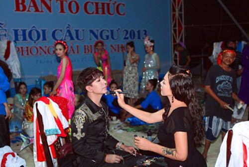 Những sự cố diễn tỉnh của sao Việt - ảnh 5