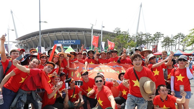 Khoảnh khắc đẹp trong ngày U20 Việt Nam chia tay World Cup - ảnh 2