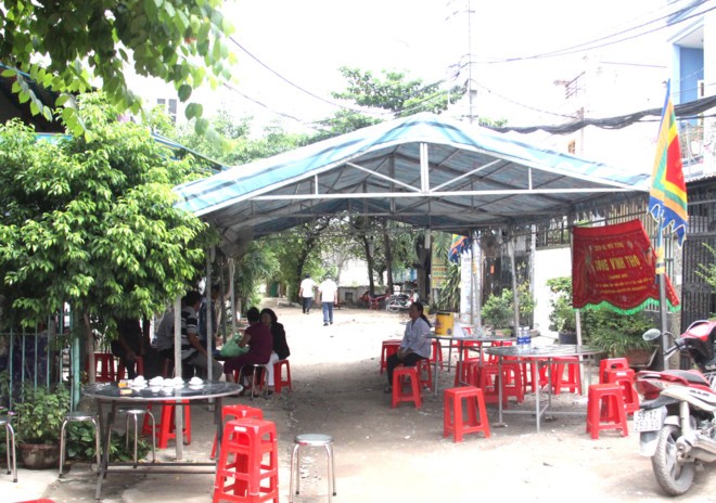 Nỗi đau vô tận của thân nhân bé trai bị nắp cống đè chết - ảnh 1