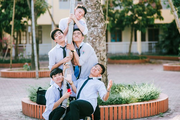 Lớp học có 1 thủ khoa khối A 30 điểm, 27 học sinh còn lại đều trên 27 điểm - ảnh 11