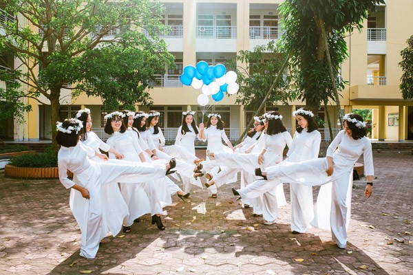 Lớp học có 1 thủ khoa khối A 30 điểm, 27 học sinh còn lại đều trên 27 điểm - ảnh 6