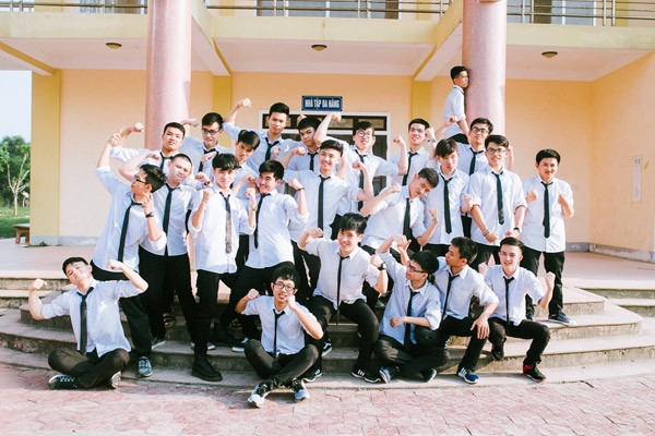 Lớp học có 1 thủ khoa khối A 30 điểm, 27 học sinh còn lại đều trên 27 điểm - ảnh 7