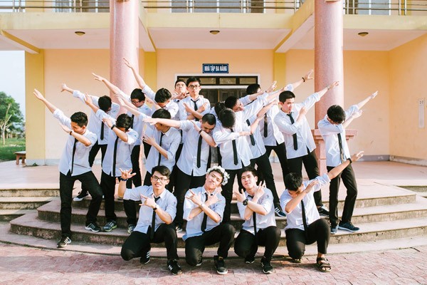Lớp học có 1 thủ khoa khối A 30 điểm, 27 học sinh còn lại đều trên 27 điểm - ảnh 8