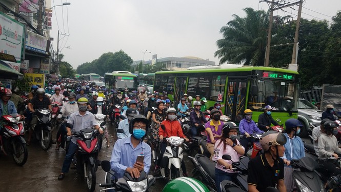 Thu phí ô tô vào trung tâm TPHCM: Chuyên gia nói gì? - ảnh 3