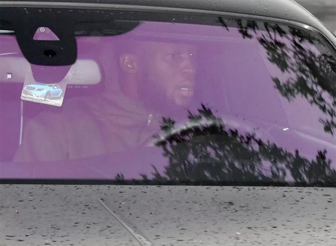 Lukaku khoác áo đấu M.U cho siêu xe Rolls Royce Ghost - ảnh 4