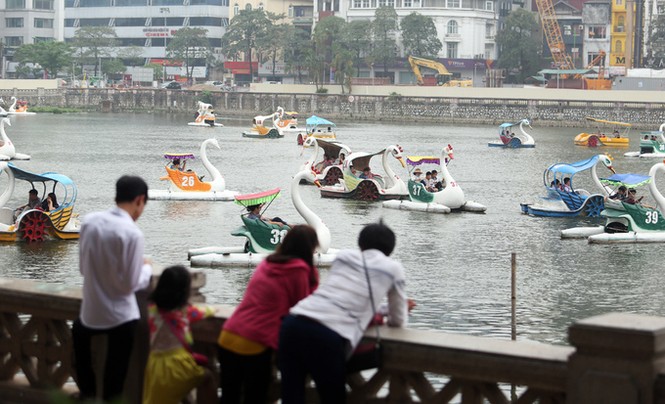 Điểm vui chơi Hà Nội kín người dịp nghỉ lễ - ảnh 4