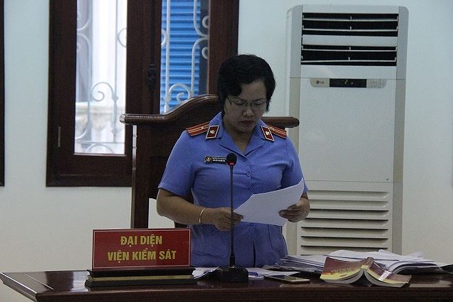 Cha đẻ, mẹ kế hành hạ con trai ở Hà Nội dã man như thế nào? - ảnh 1