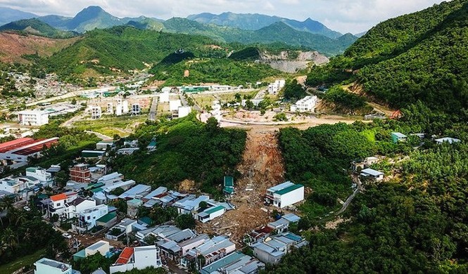 Dừng giao dịch dự án vỡ 'bom nước' chôn vùi 4 người ở Nha Trang - ảnh 1