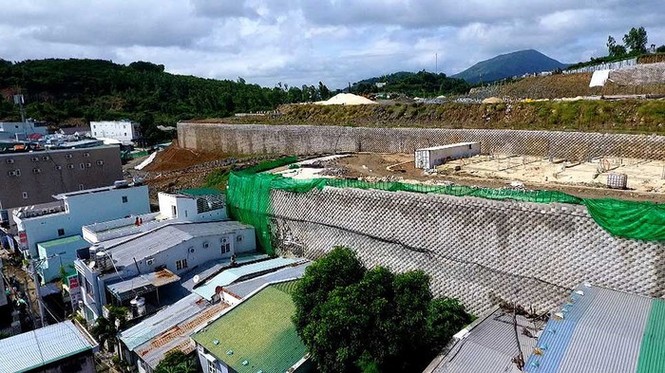 Hà Nội sắp có SVĐ 100.000 chỗ ngồi, nhà mới xây bị nghiêng cả mét - ảnh 4