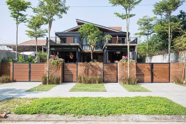Đôi bạn thân xây biệt thự liền kề để sống trọn cuối đời cùng nhau - ảnh 1