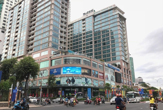 'Đất vàng' xâu xé giá bèo, cao ốc 'chình ình' giữa trung tâm xây vượt 5 tầng - ảnh 1