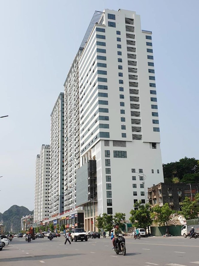 'Đất vàng' xâu xé giá bèo, cao ốc 'chình ình' giữa trung tâm xây vượt 5 tầng - ảnh 2