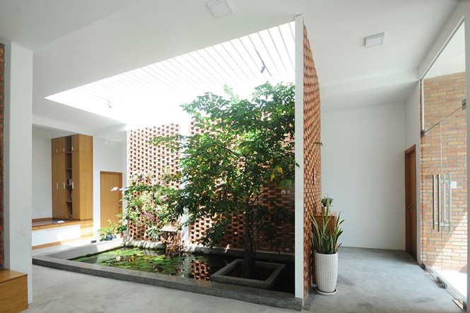 Nhà ống hai tầng kết hợp sân thượng đẹp miễn chê - ảnh 6