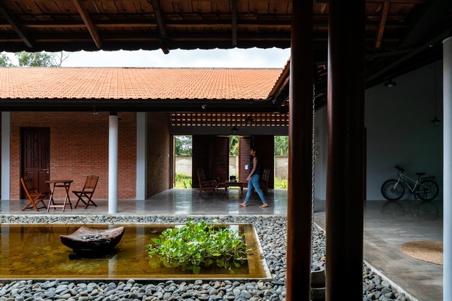 Chán nhà tầng, vợ chồng Việt xây nhà 2.000m2 như nhà 'điền chủ' - ảnh 12