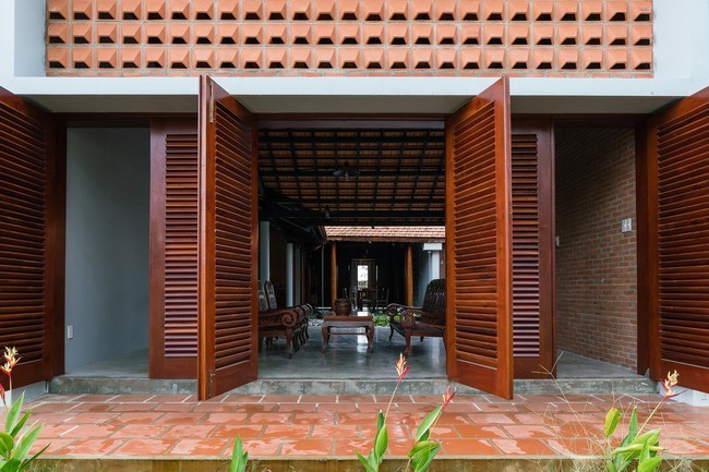 Chán nhà tầng, vợ chồng Việt xây nhà 2.000m2 như nhà 'điền chủ' - ảnh 6