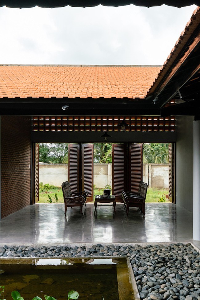 Chán nhà tầng, vợ chồng Việt xây nhà 2.000m2 như nhà 'điền chủ' - ảnh 9