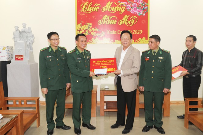 Doanh nhân Đào Hồng Tuyển tặng 3 triệu chiếc khẩu trang cho người dân Quảng Ninh - ảnh 1