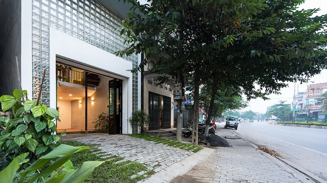 Nhà hình thang với khu vườn bí mật sau lớp mặt tiền - ảnh 1