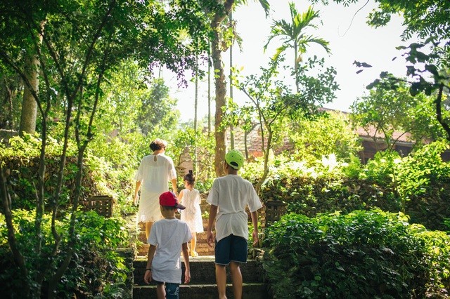 Mê mẩn khu nhà trên núi có ao đầy cá, vườn trĩu quả - ảnh 19