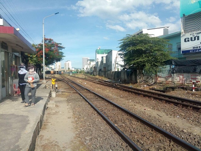 Cách chức Trưởng ga Nha Trang vì để 2 tàu cùng lúc vào đường ray - ảnh 1
