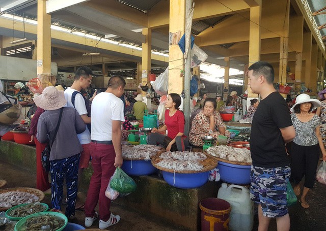 Xử phạt công ty chứa lao động nước ngoài “chui” ở Nha Trang - ảnh 1