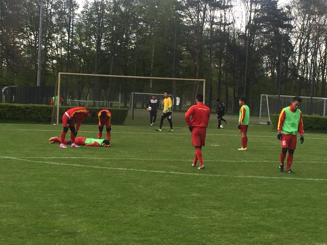 Mục kích U20 Việt Nam 'luyện công' tại Đức - ảnh 5