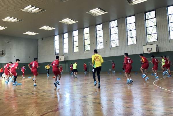 Mục kích U20 Việt Nam 'luyện công' tại Đức - ảnh 2