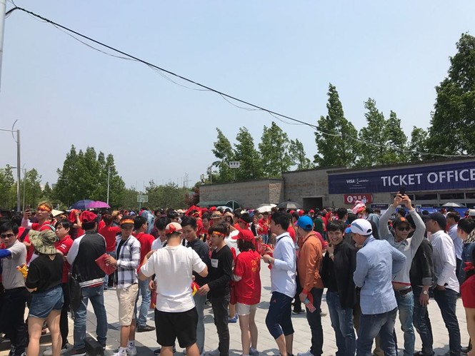 CĐV “nhuộm đỏ” Jeonju, tiếp lửa U20 Việt Nam đại chiến Honduras - ảnh 3