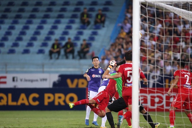 V-League chưa đẹp, sao lại trách HAGL chơi xấu? - ảnh 1
