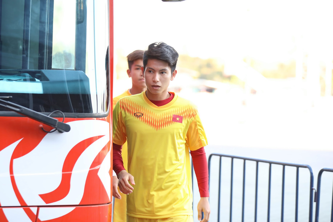 U23 Việt Nam rèn quân, ông Park hối hả chuẩn bị cho hai cánh - ảnh 1