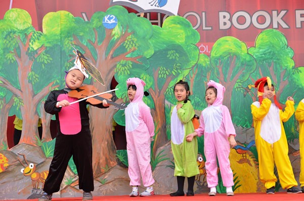 Hàng ngàn người tham dự Vinschool Book Fair 2014 - ảnh 3