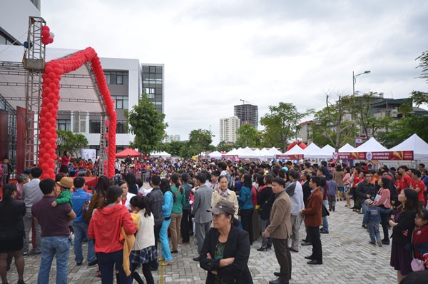Hàng ngàn người tham dự Vinschool Book Fair 2014 - ảnh 6