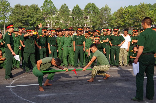 Lính Đặc công đấu vật vui xuân - ảnh 3